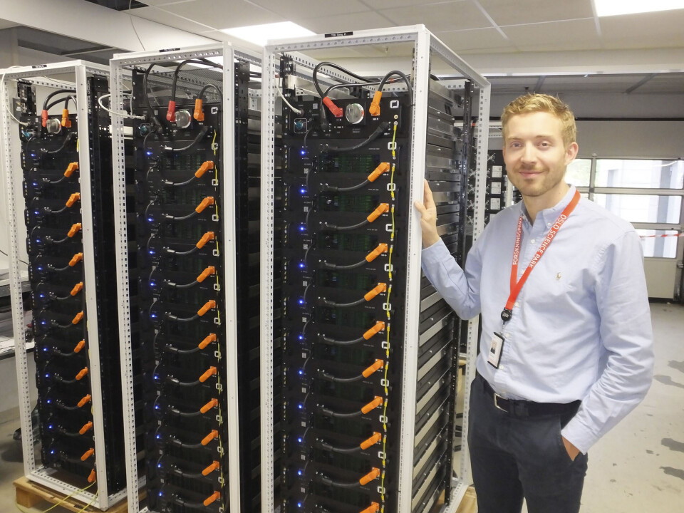 En tredel av returbatterier fra biler vil ha mer enn nok kapasitet til å kunne gjenbrukes i energilagringssystemer, ifølge Jørgen Erdal i Evyon. Selskapet har utviklet intelligente batteristyringssystemer og et konsept for å karakterisere og gjenbruke slike batterier. En tredel av returbatterier fra biler vil ha mer enn nok kapasitet til å kunne gjenbrukes i energilagringssystemer, ifølge Jørgen Erdal i Evyon. Selskapet har utviklet intelligente batteristyringssystemer og et konsept for å karakterisere og gjenbruke slike batterier.