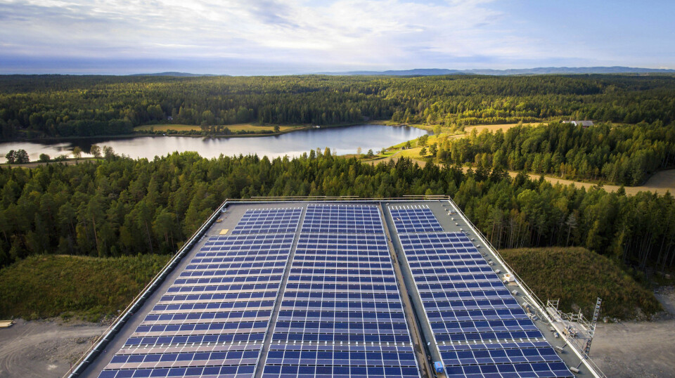 Solceller på lagerbygget til UNIL på Våler (illustrasjonsfoto).