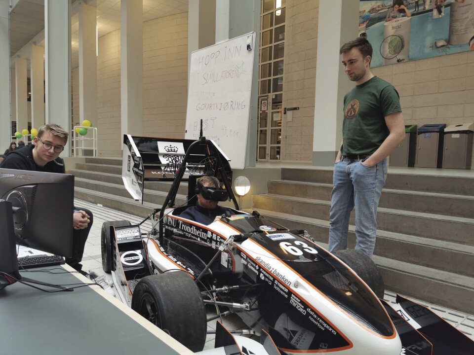Interesserte som ville ha litt Formula-følelse kunne prøvekjøre i simulator!