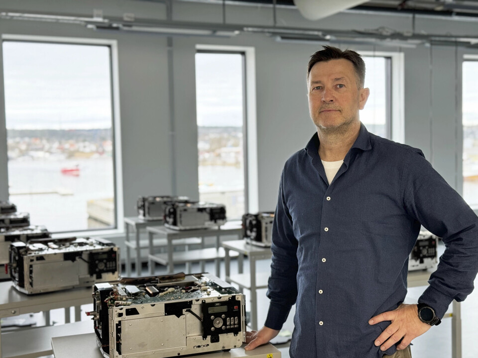 Kjell Olsen styrer en skute som skal vokse. Selskapet har romslige lokaler i Fredrikstad med plass til flere ansatte utover de snaut 40 i dag - i tillegg til produksjon av flere projektorer.