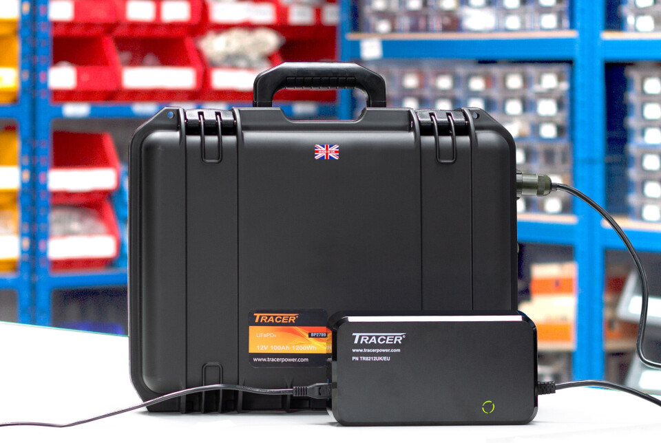 Tracer Power-pakke med Mascots Blueline-ladere integrert.