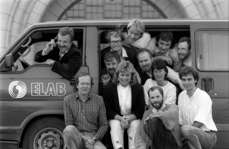 Radioteknologien som bærer signalene til og fra mobilen din, ble skapt av SINTEF og dagens Telenor. Takket være det norske bidraget, klarer fjellrike land som Norge seg med færre basestasjoner enn de ellers ville trengt. SINTEF-medarbeiderne på bildet var en kort stund «forskningsavdelingen» i et norsk konsortium som skulle utvikle og produsere basestasjoner og telefoner.