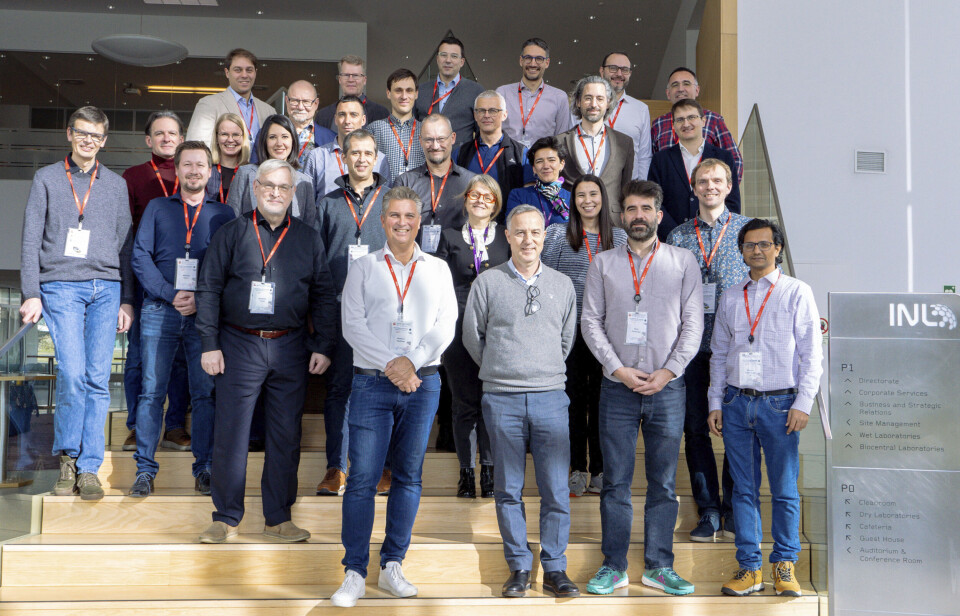 Representanter for de tolv konsortiummedlemmene samlet ved det internasjonale iberiske nanoteknologilaboratoriet i Braga, Portugal.