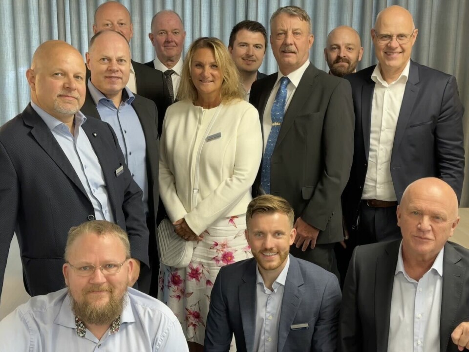 Et knippe kjente R&S-folk: Bak f.v.: Jo Torgeir Skjerdal, Bjørn Sveum, Henrik Lorentsen, Øivind Nordnes, Monica Edmann, Håkon Karlsen, Per Erik Engerud, Mats Risopatron Knutsen, Ove Ladegård. Foran f.v.: Bengt Andrè Brown Holm, Jørgen Gulland, Gunnar Hellerslien.