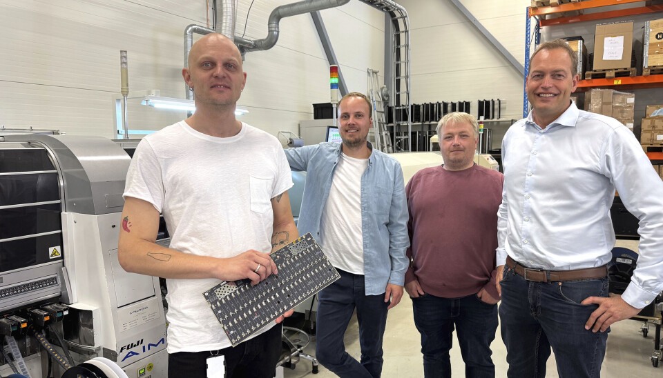 Kunde, produsent og leverandør samlet under et besøk hos Gylling Produksjon: Stian Sagholen, adm. direktør, Klvr AS, Tom Erik Ruud og Stian Stavn, begge produksjonsledere i Gylling Produksjon og Thomas E. Hurlen, adm. direktør, CIVA AS. Hurlen kunne dessuten opplyse at CIVA har fått en ny, internasjonal partner. Foto: Bjørn Ø. Andersen.