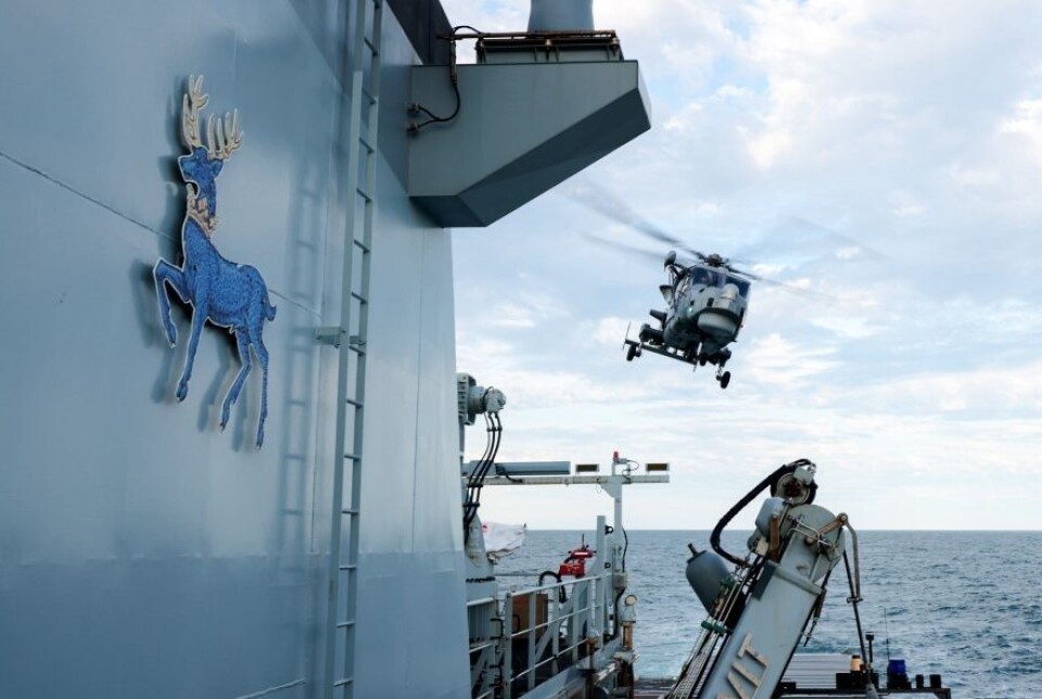 HVLAS er et omfattende lyssystem som er plassert på helikopterdekk, og gir piloter visuelle signaler og informasjon under innflyvning og landing.