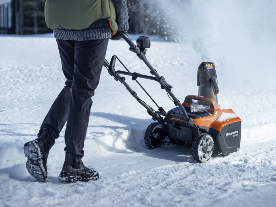 Lanserer batteridrevne snøfresere
